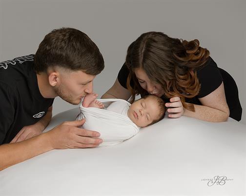 newborn baby photography Tonypandy